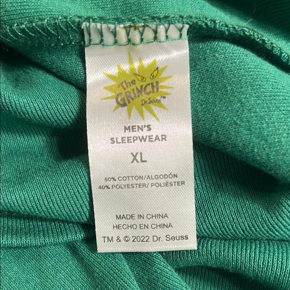 Dr. Seuss Grinch Men’s XL Pajama Set Green and Red - Picture 6 of 10